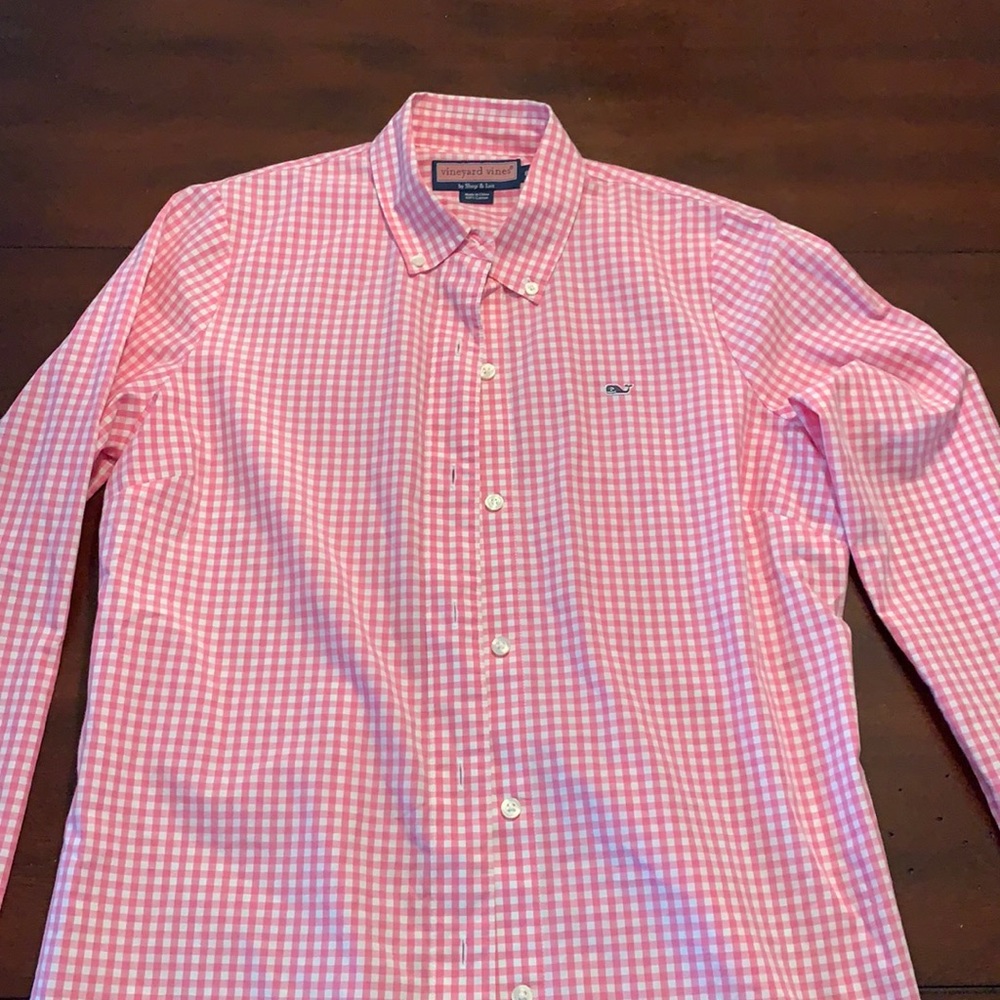 Women’s shirt size 8 vineyard vines